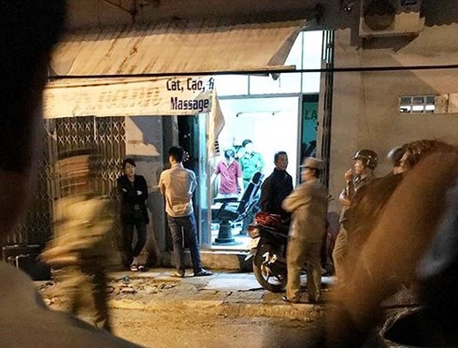 Hiện trường vụ chủ tiệm hớt tóc, massage bị sát hại trong đêm